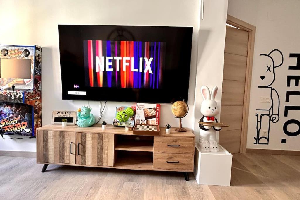 Apartamento Lujo Proyector, Maquina Arcade, Wifi Y Patinetes *