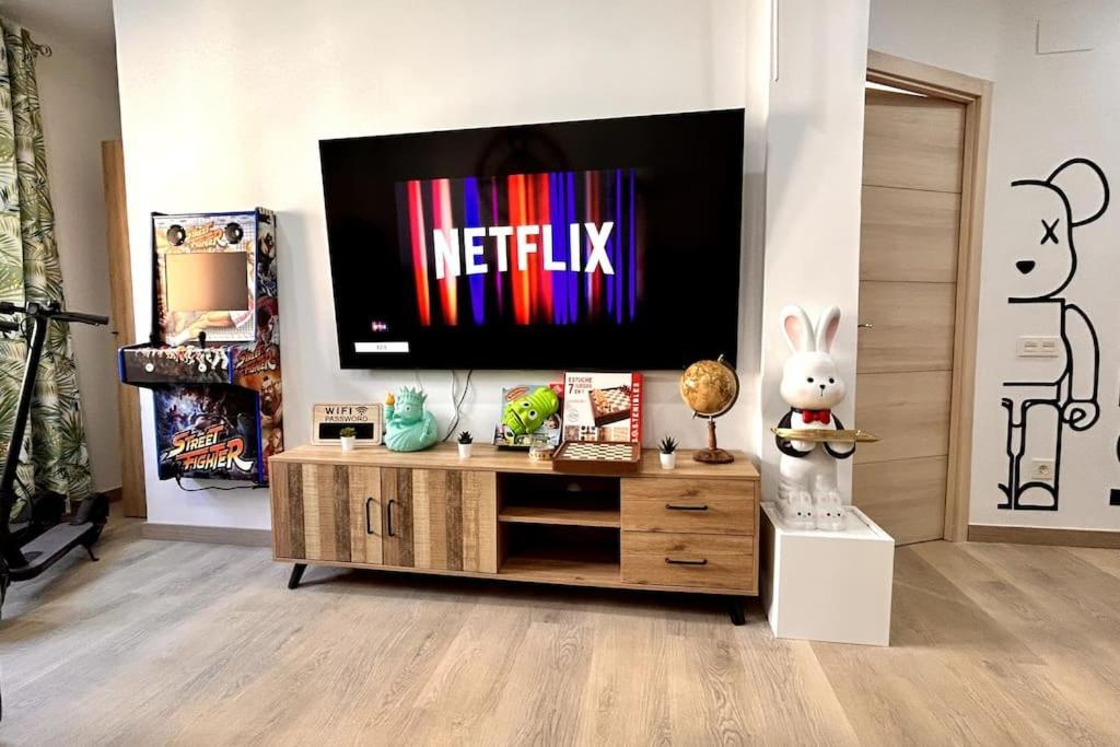 Apartamento Lujo Proyector, Maquina Arcade, Wifi Y Patinetes Oviedo